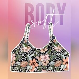 Tropical Leopard Yoga Crop Top – Workout Activewear | NWT Size Large